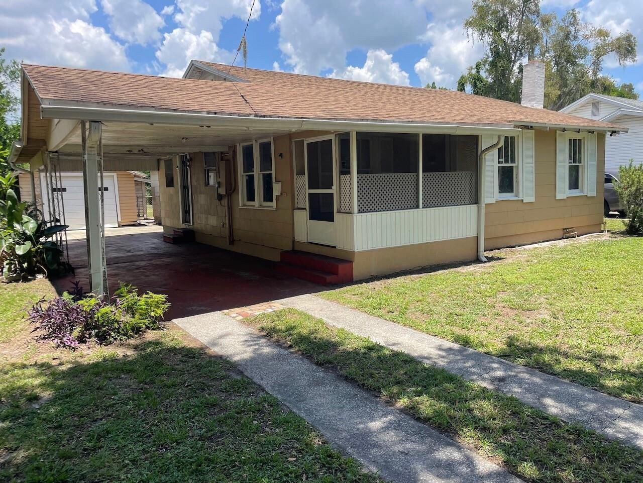 Property Photo: 1512 Holly Road FL 33801
