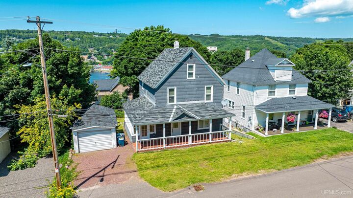310 W Douglass Avenue  Houghton MI 49931 photo