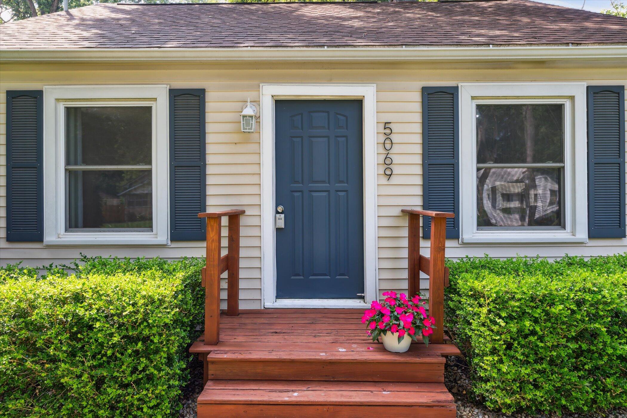 Property Photo: 5069 N Westnedge Avenue MI 49004
