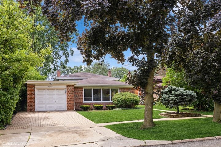 1782 Richfield Avenue  Highland Park IL 60035 photo