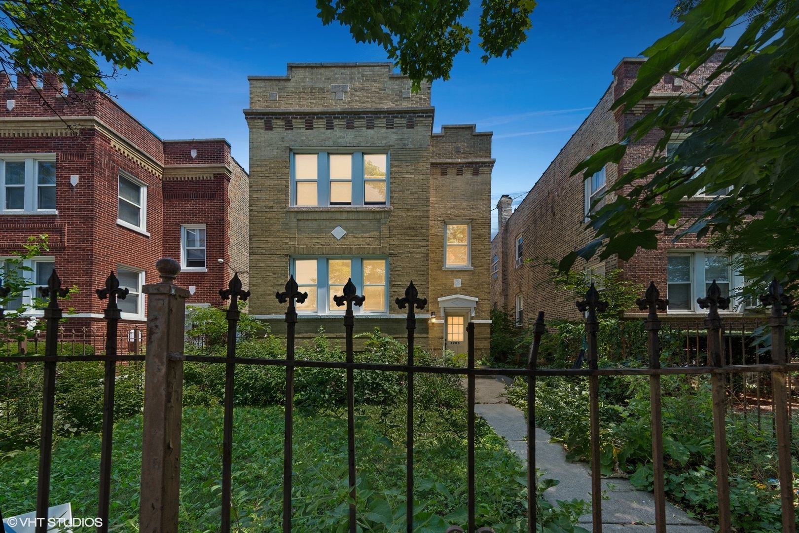 Property Photo: 1705 N Central Avenue IL 60639