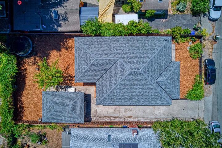Photo de la propriété:  243 Ada Avenue  CA 95018 