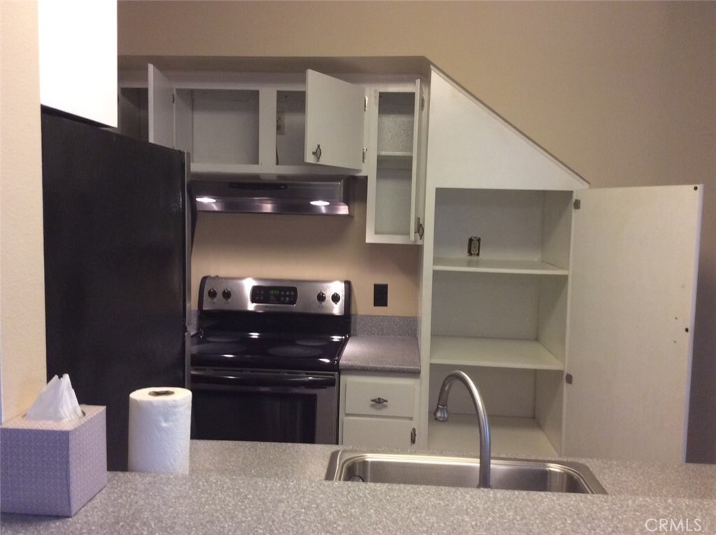 Property Photo: 275 Streamwood CA 92620
