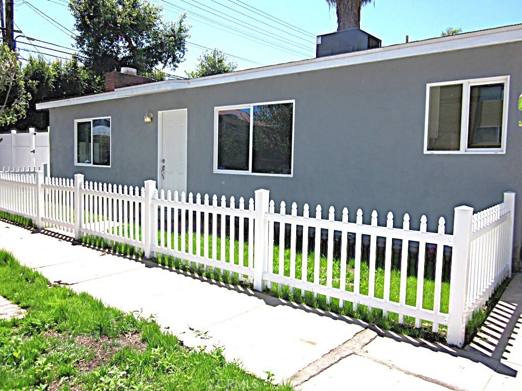 Property Photo:  5209 Sylmar Avenue  CA 91401 
