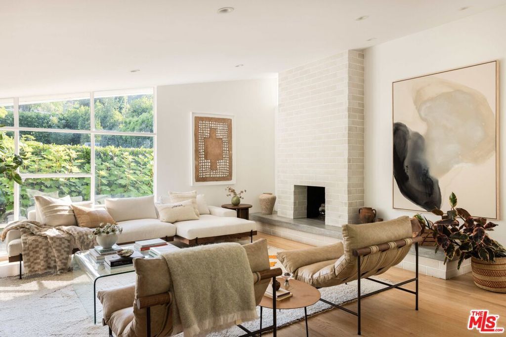 Property Photo:  3144 Nichols Canyon Road  CA 90046 