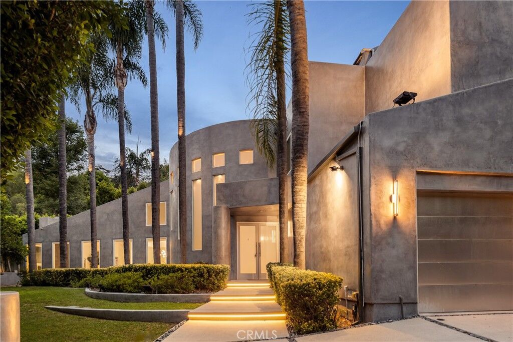 Property Photo: 4035 Pacheco Drive CA 91403