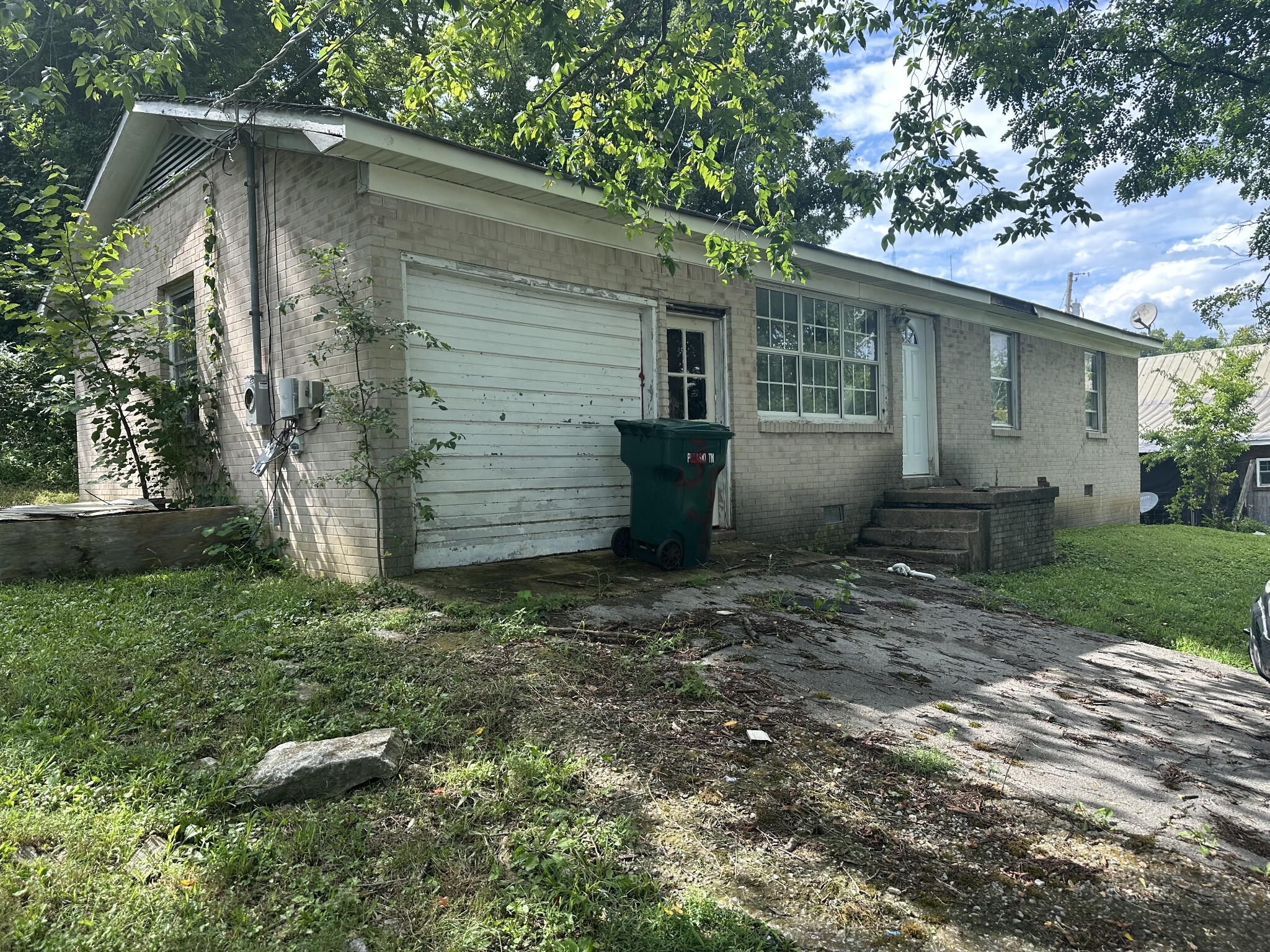 Property Photo: 350 N 3rd St TN 38478