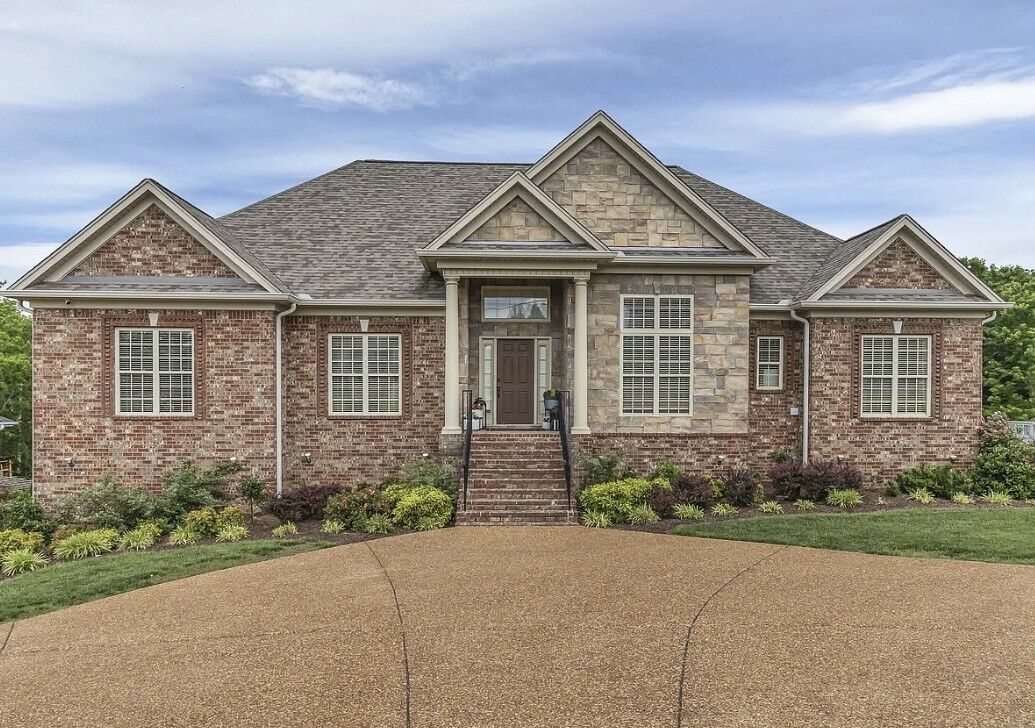 Property Photo: 404 Amarillo Dr TN 37087