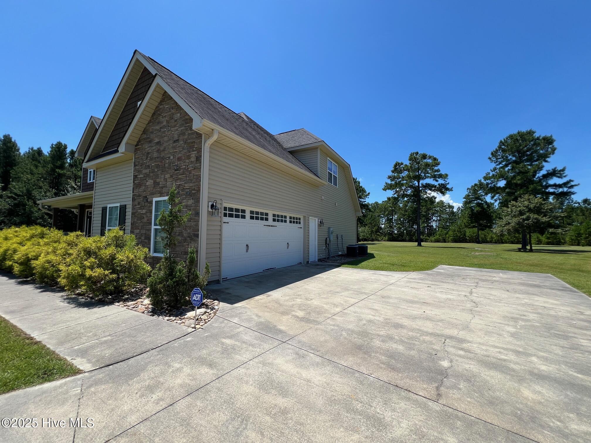Property Photo:  905 Albemarle Court  NC 28539 