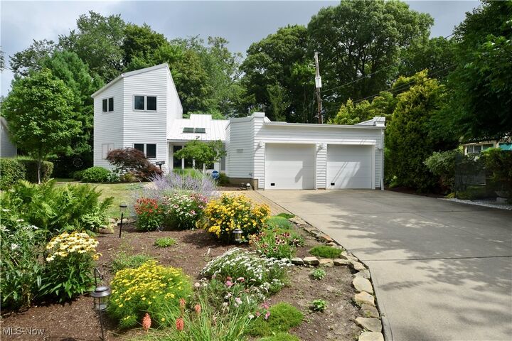 3559 Birchtree Path  Cleveland Heights OH 44121 photo