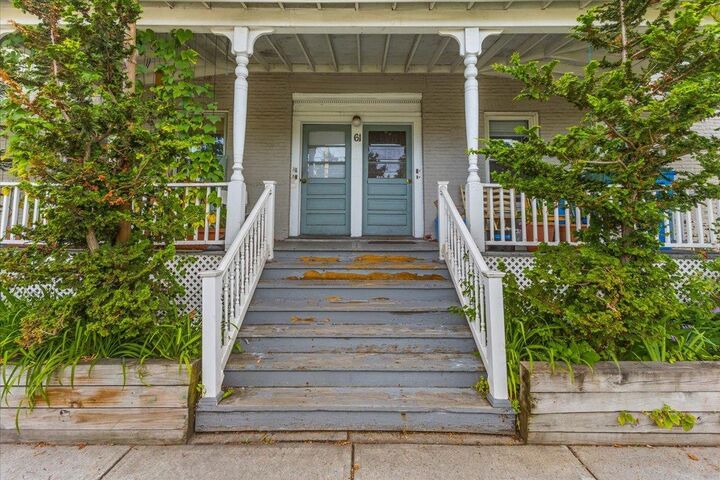 Property Photo:  61 Elmwood Avenue  VT 05401 