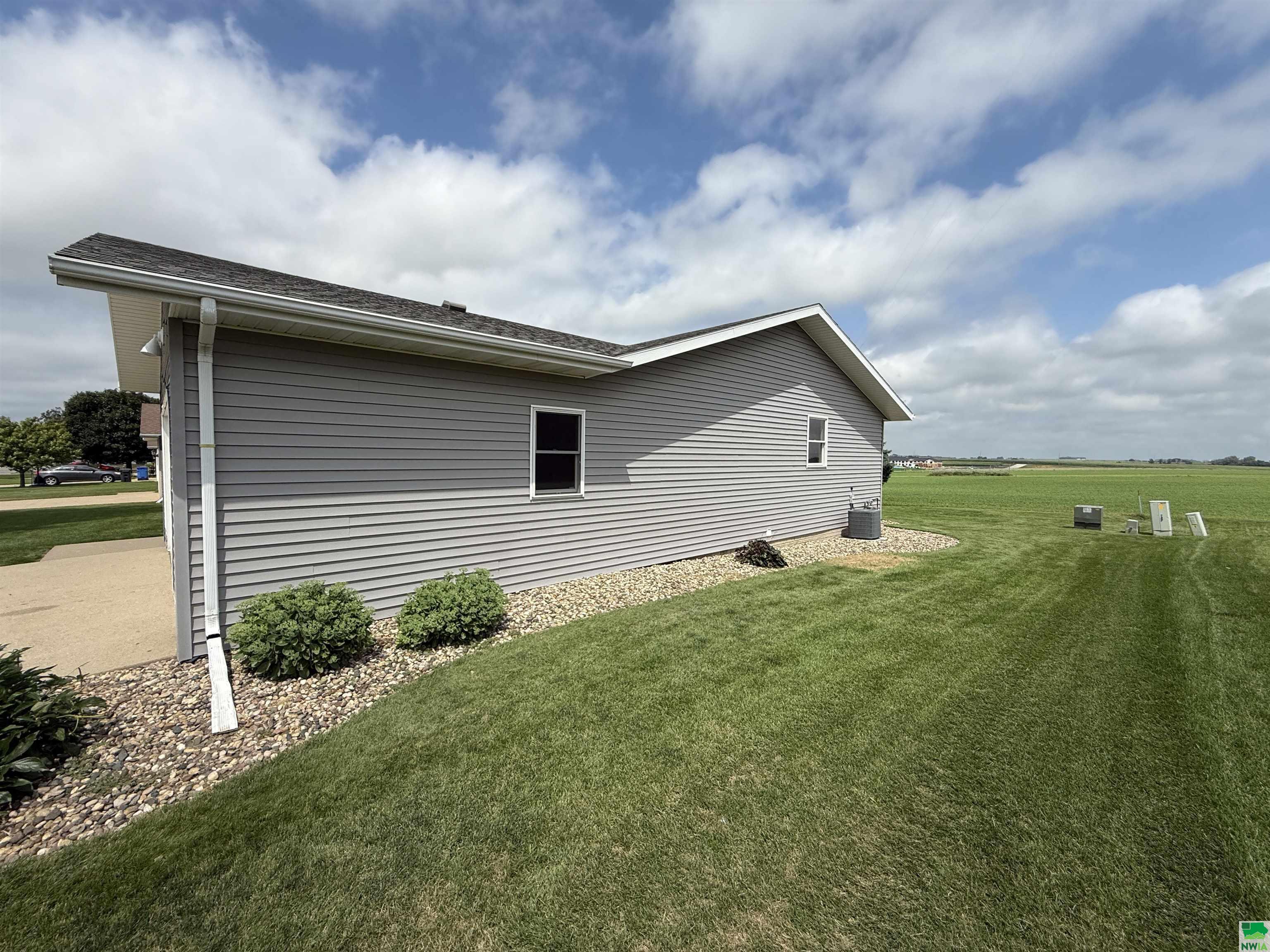 Property Photo: 1136 13th Street NE IA 51250