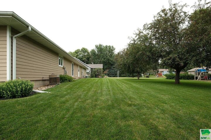 Property Photo:  1328 1st Ave SE  IA 51250 