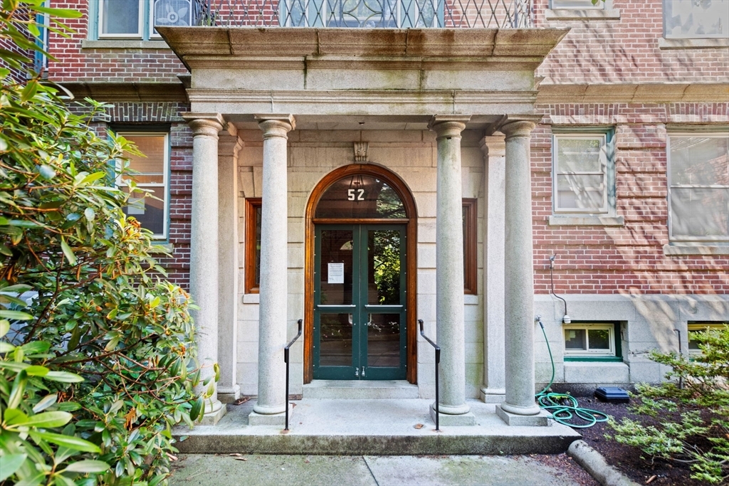 Property Photo:  52 Garden Street B2  MA 02138 
