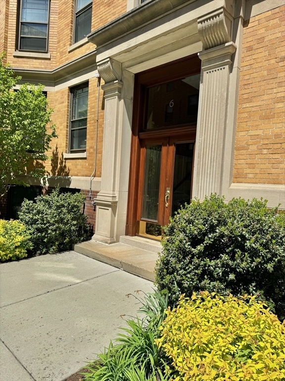 Property Photo:  6 Newport Road 8  MA 02140 