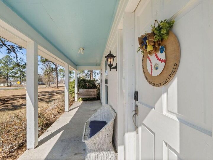 Property Photo:  2856 Scarlett Dr  LA 70611 