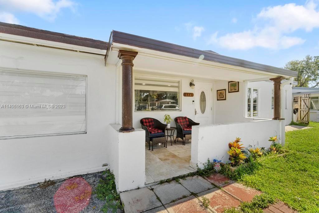 Property Photo:  6841 Atlanta Street  FL 33024 