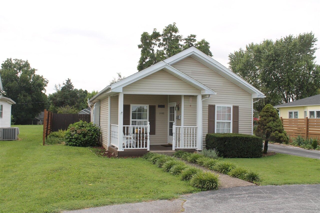 Property Photo: 1448 Magnolia Street KY 42101