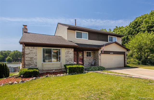 Property Photo:  4851 Shoreline Boulevard  MI 48329 