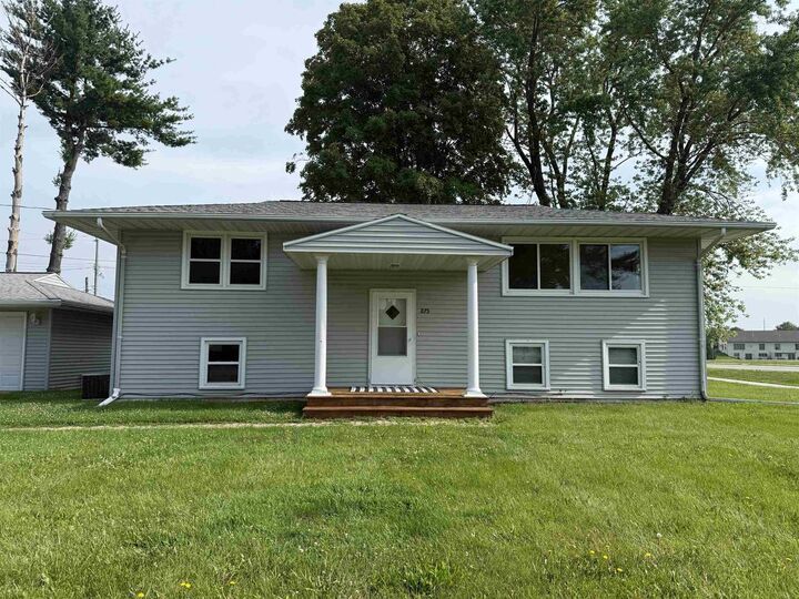 875 East Holiday Drive  Beloit WI 53511 photo