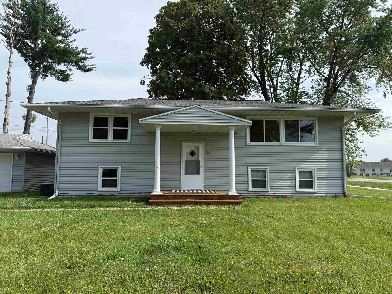 Property Photo: 875 East Holiday Drive WI 53511