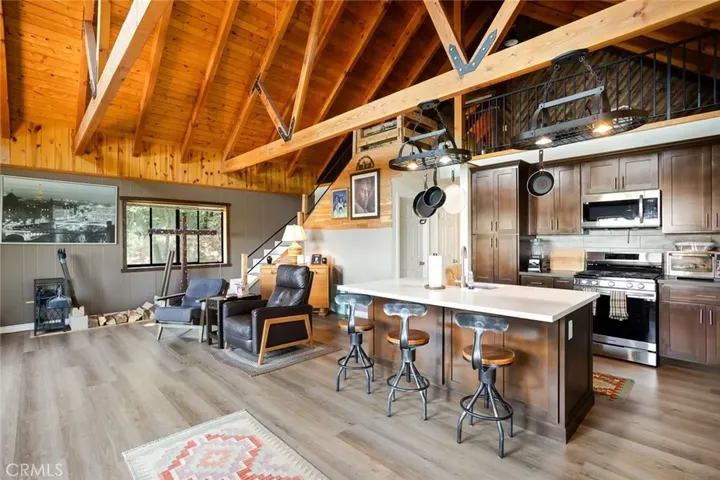 Property Photo:  20 Oak Leaf Lane  CA 92382 