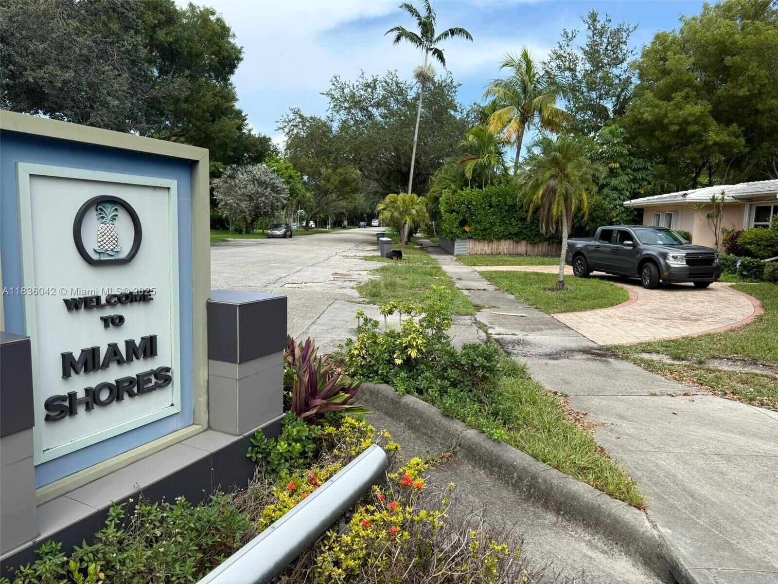 Property Photo:  2 NE 91st St  FL 33138 