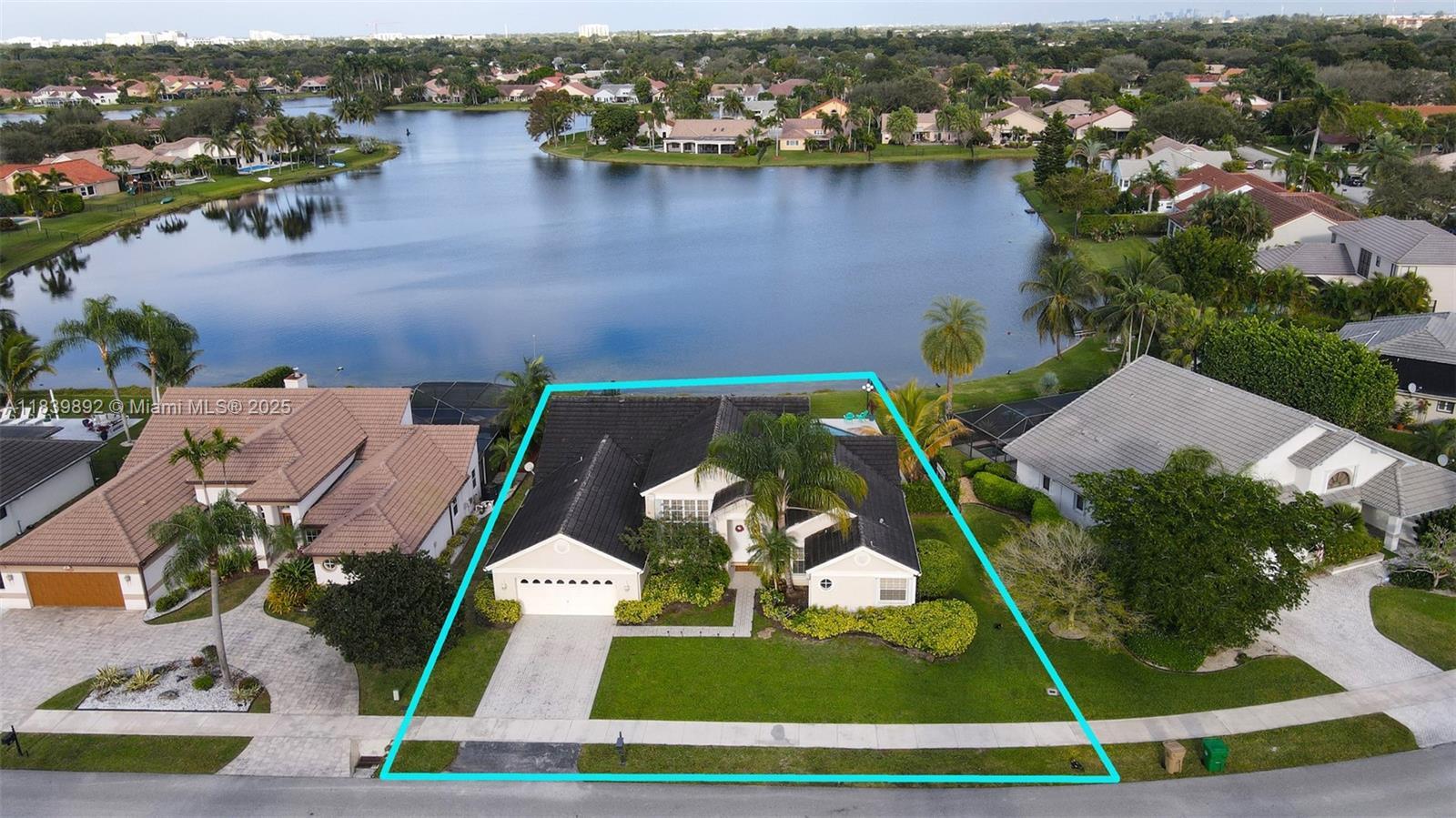 Property Photo: 3100 Old Orchard Rd FL 33328