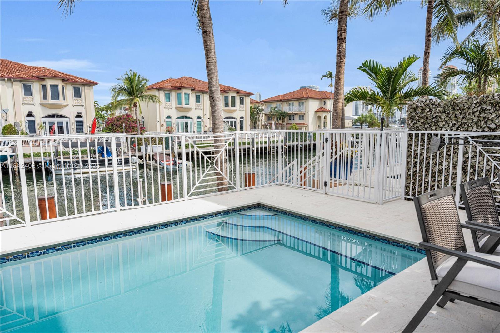 Property Photo: 3907 NE 170th St 3907 FL 33160