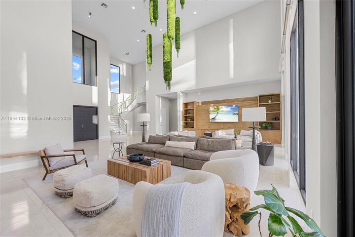 Property Photo:  3275 Islewood Ave  FL 33332 