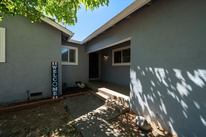 Property Photo:  2164 Oxford Road  CA 96002 