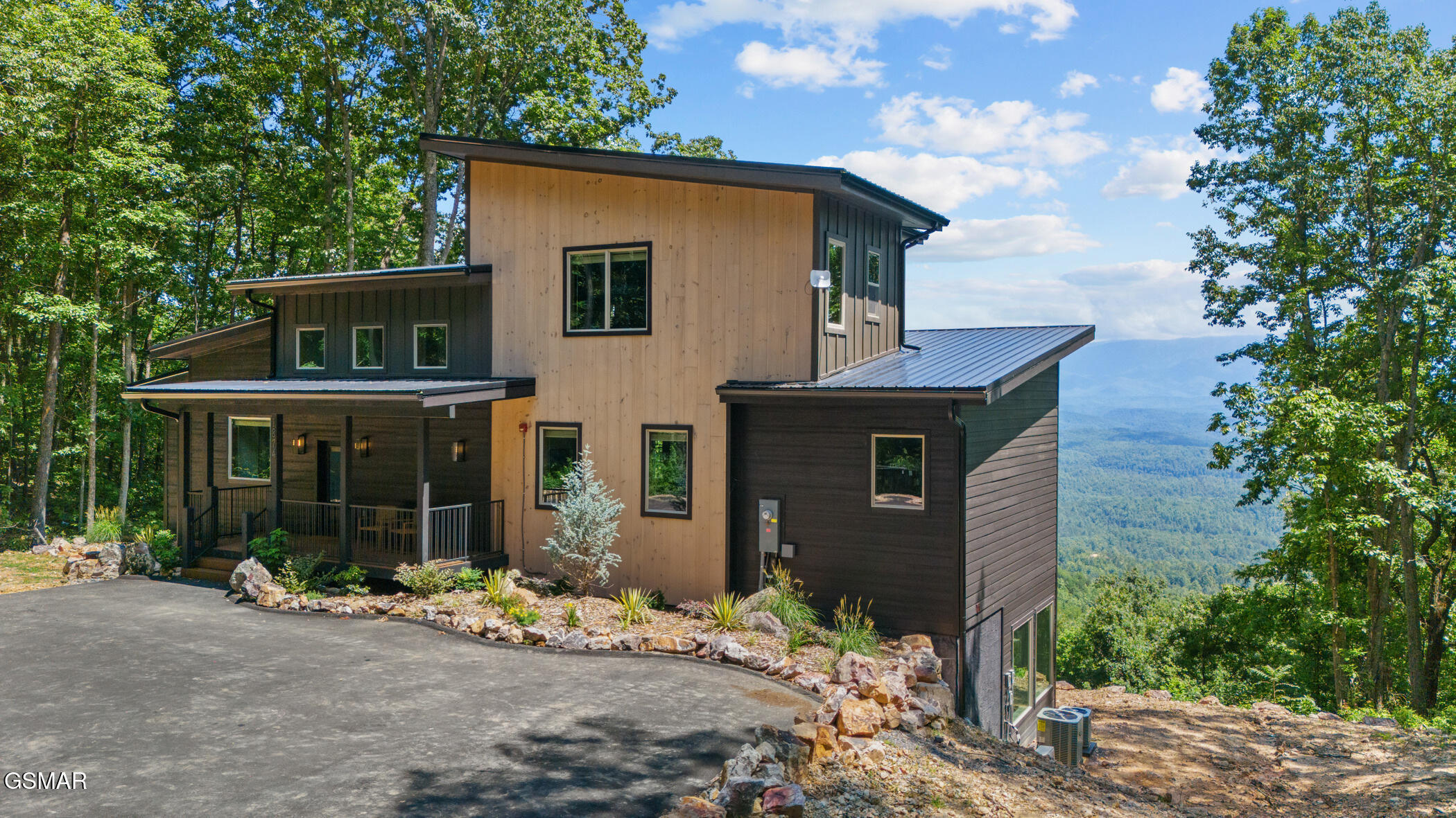 Property Photo: 1874 Mountain Ash Way TN 37862