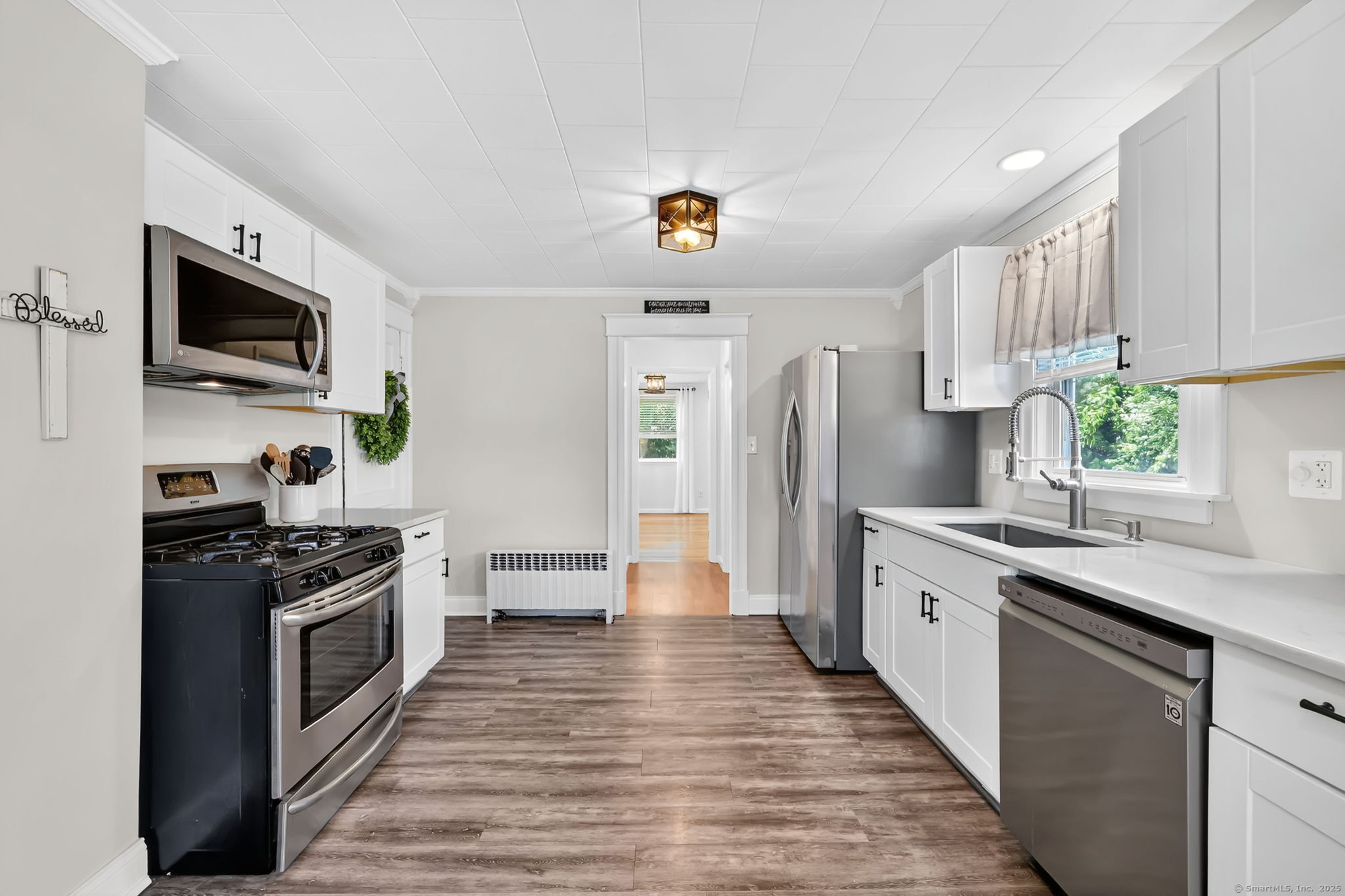 Property Photo: 810 Thompsonville Road CT 06078