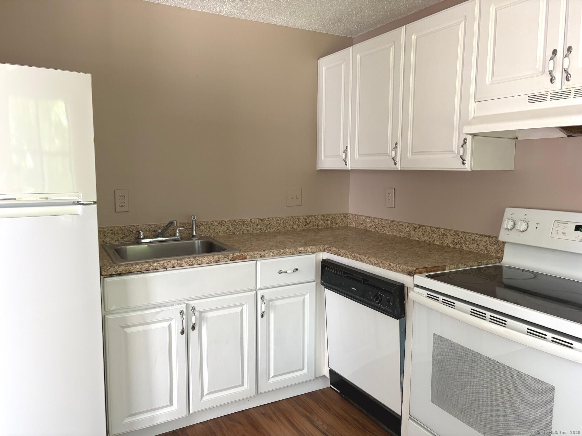 Property Photo: 7 Padanaram Road I186 CT 06811