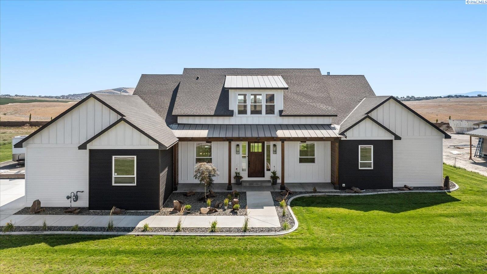 Property Photo:  7007 Grange St  WA 99338 