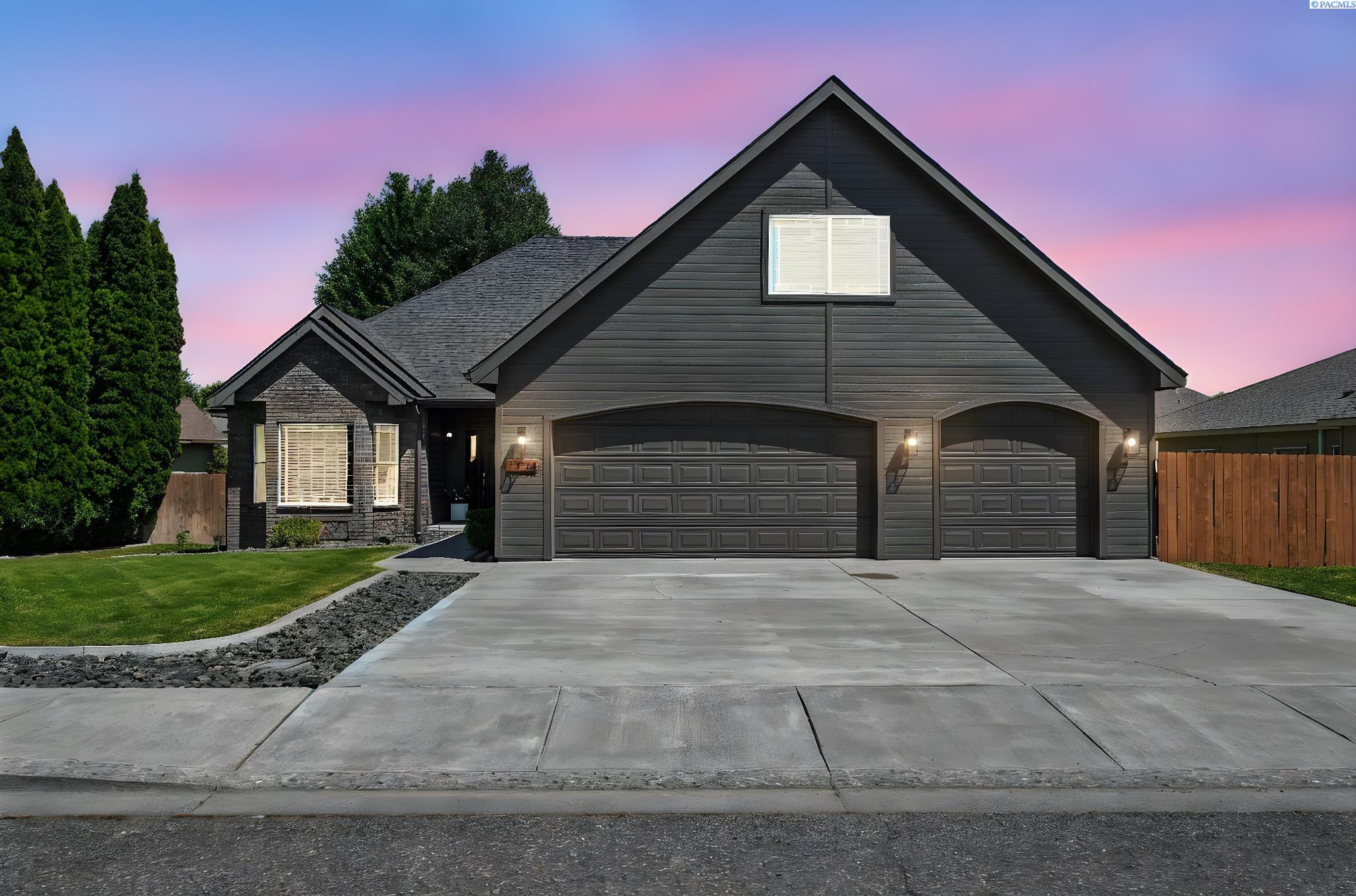 1738 Citrus Ave.  Richland WA 99352 photo