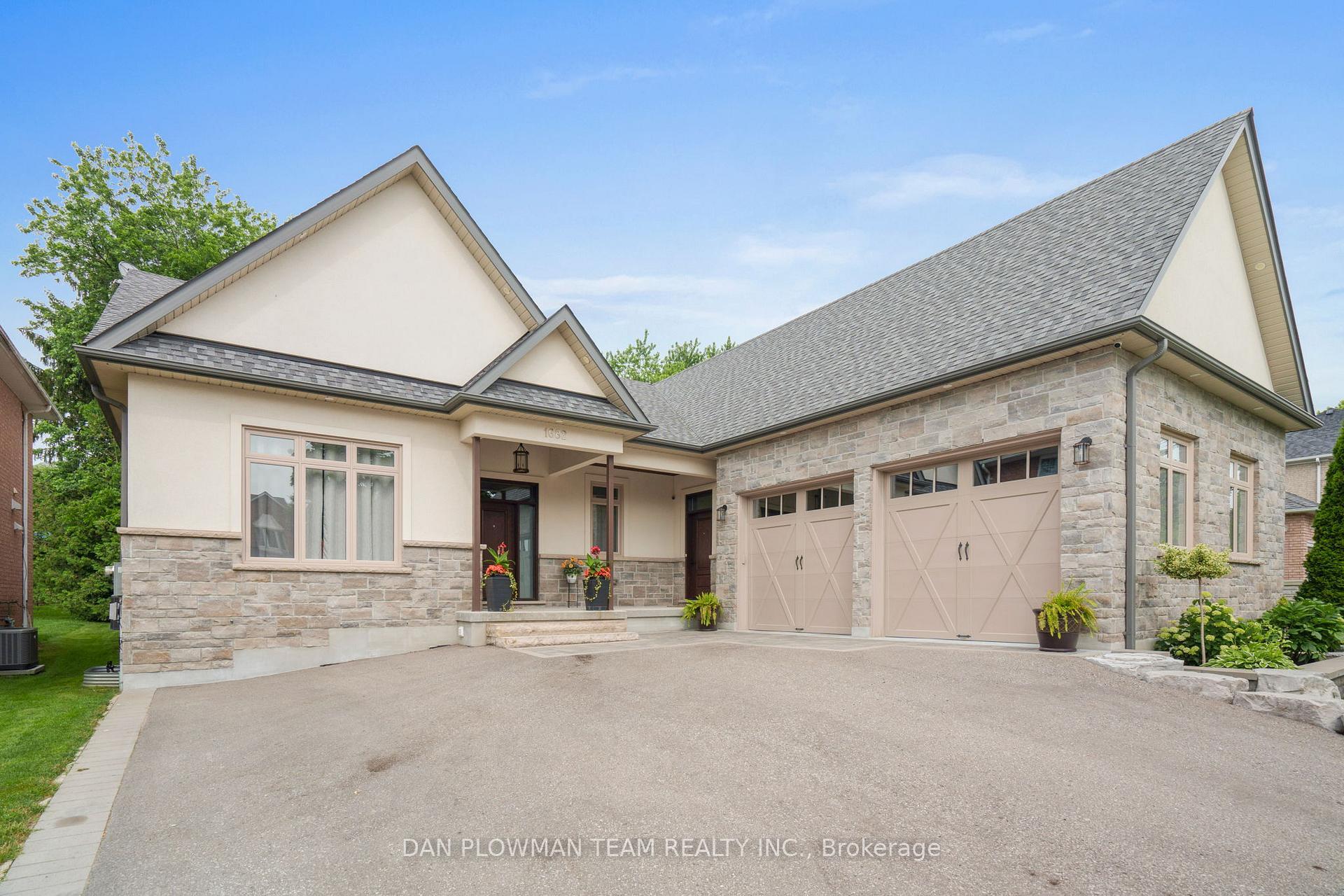 Photo de la propriété: 1682 Heathside Crescent ON L1V 5V6
