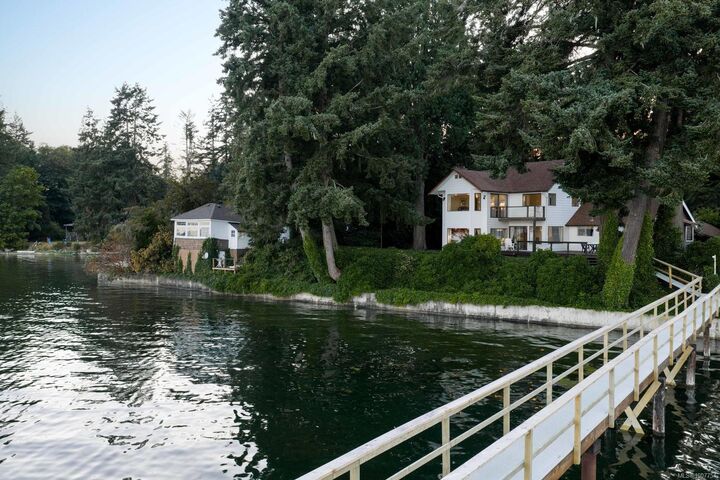 Property Photo: 6007 Sooke Rd BC V9Z 0C1