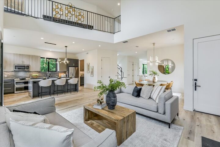Property Photo: 2615 Pembrook Trail TX 78731