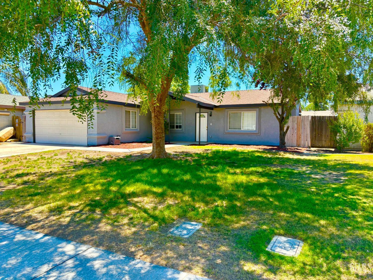 Property Photo: 5205 Coxwold Abbey Court CA 93307
