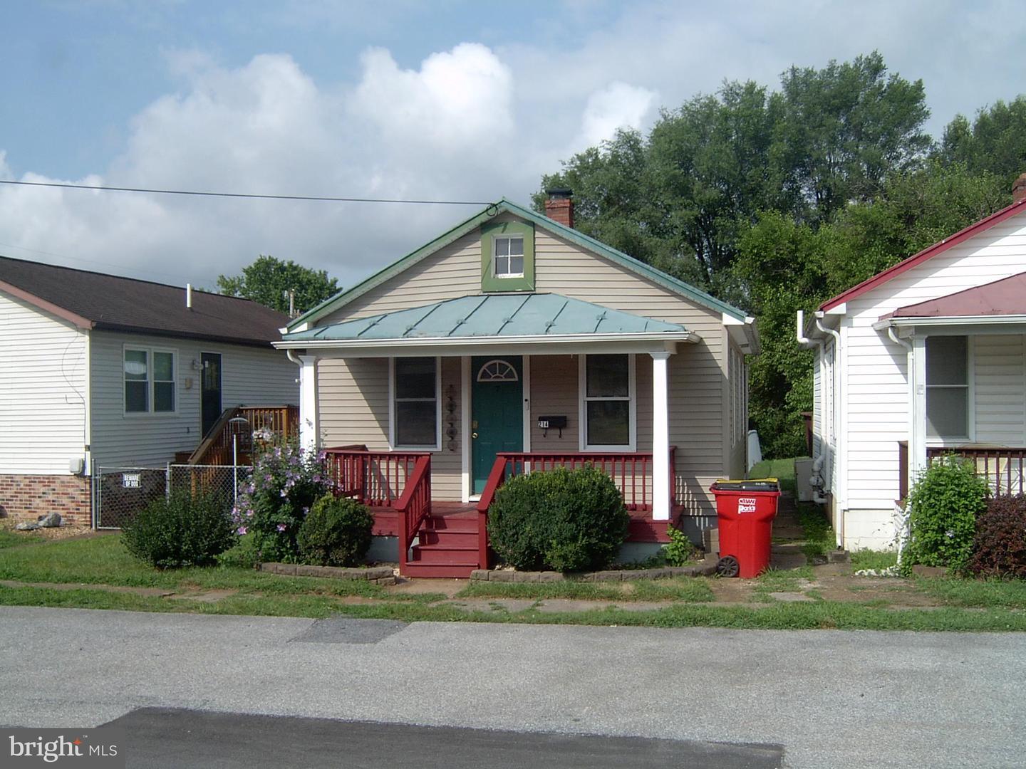 Property Photo: 214 S George Street WV 25438