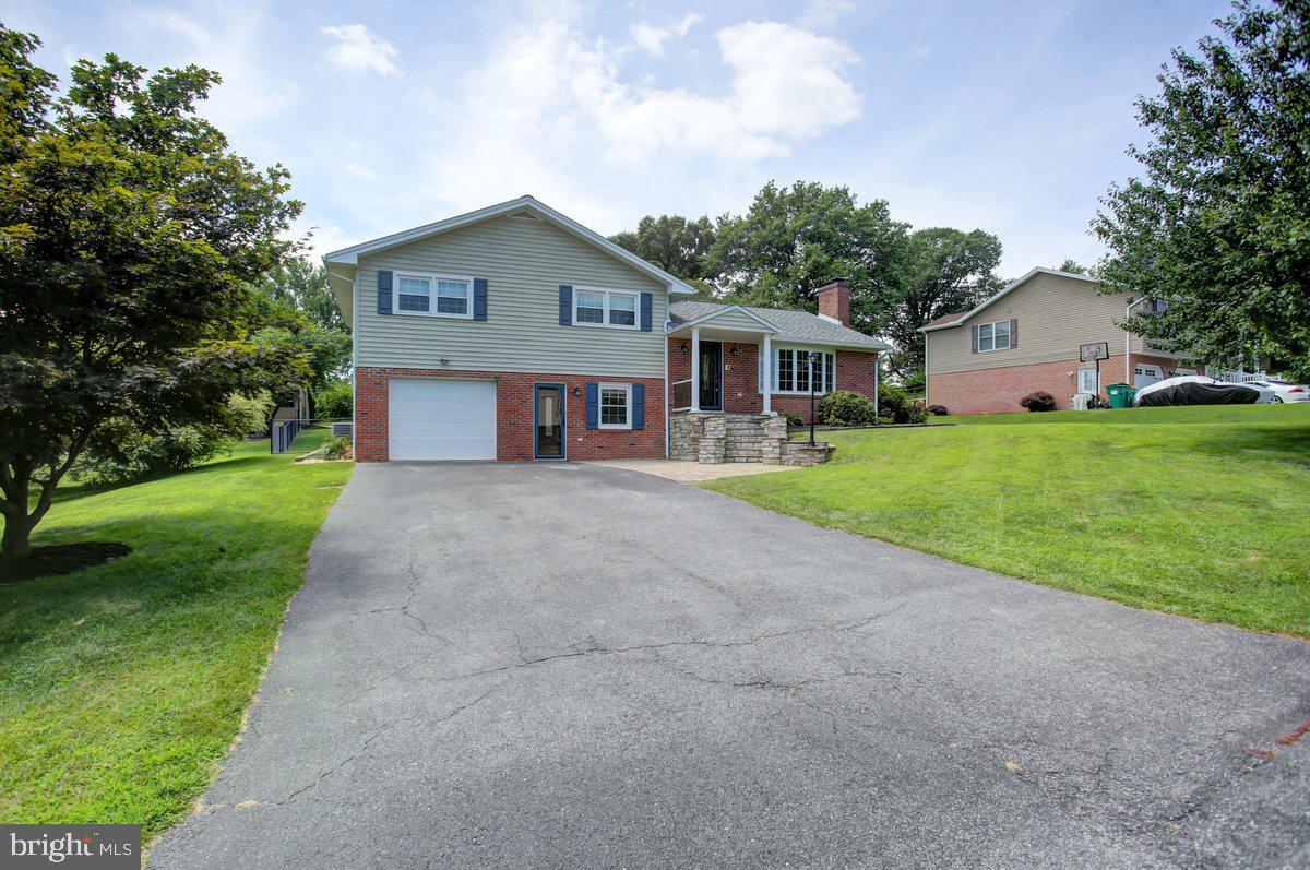 Property Photo: 300 Farmington Road PA 17202