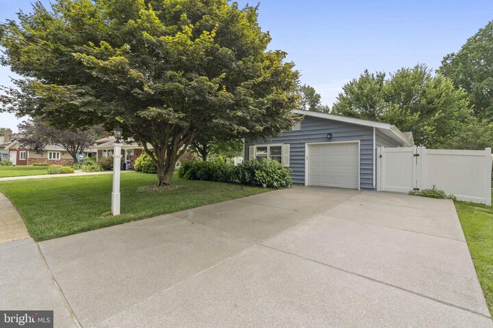 Property Photo: 2638 Drayton Drive DE 19808