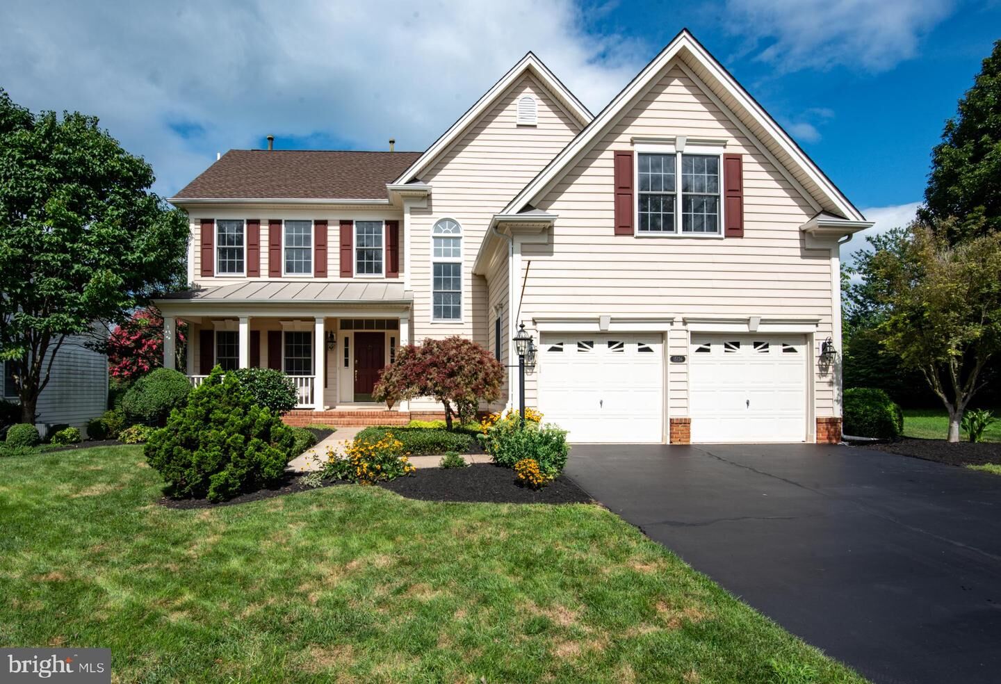 Property Photo: 15136 Golf View Drive VA 20169
