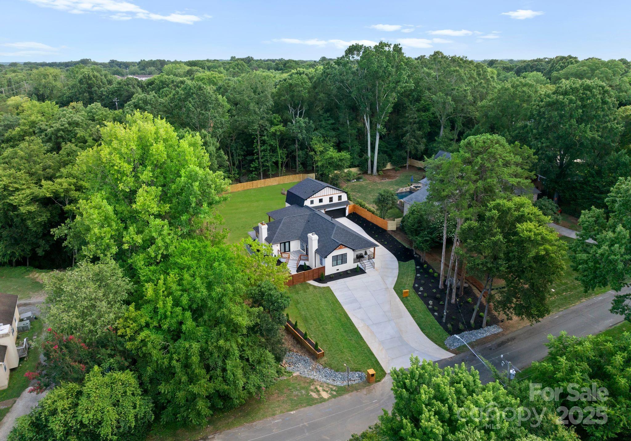 Property Photo: 6326 Cedar Croft Drive NC 28226