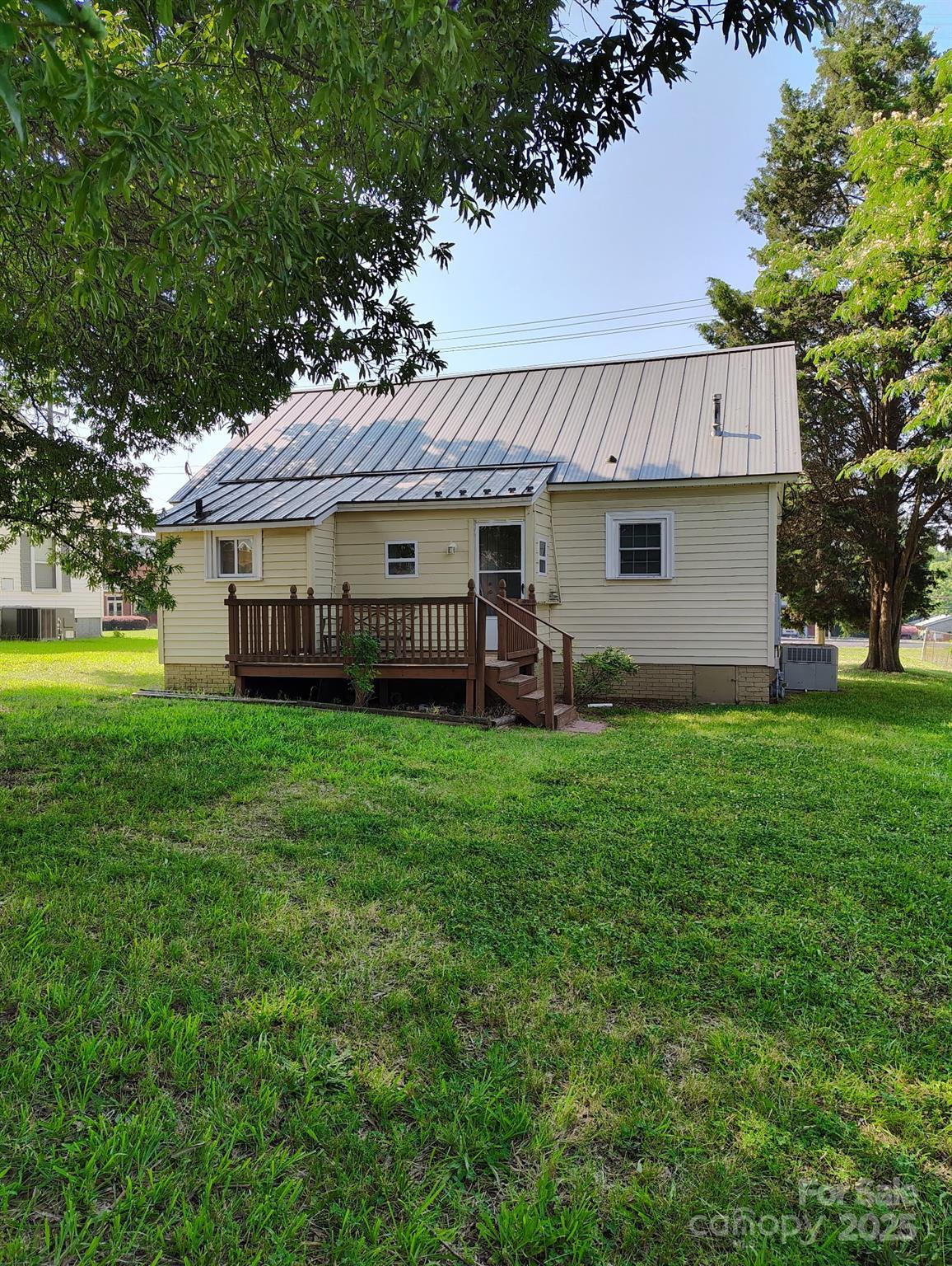 Property Photo: 8504 Moores Chapel Road NC 28214