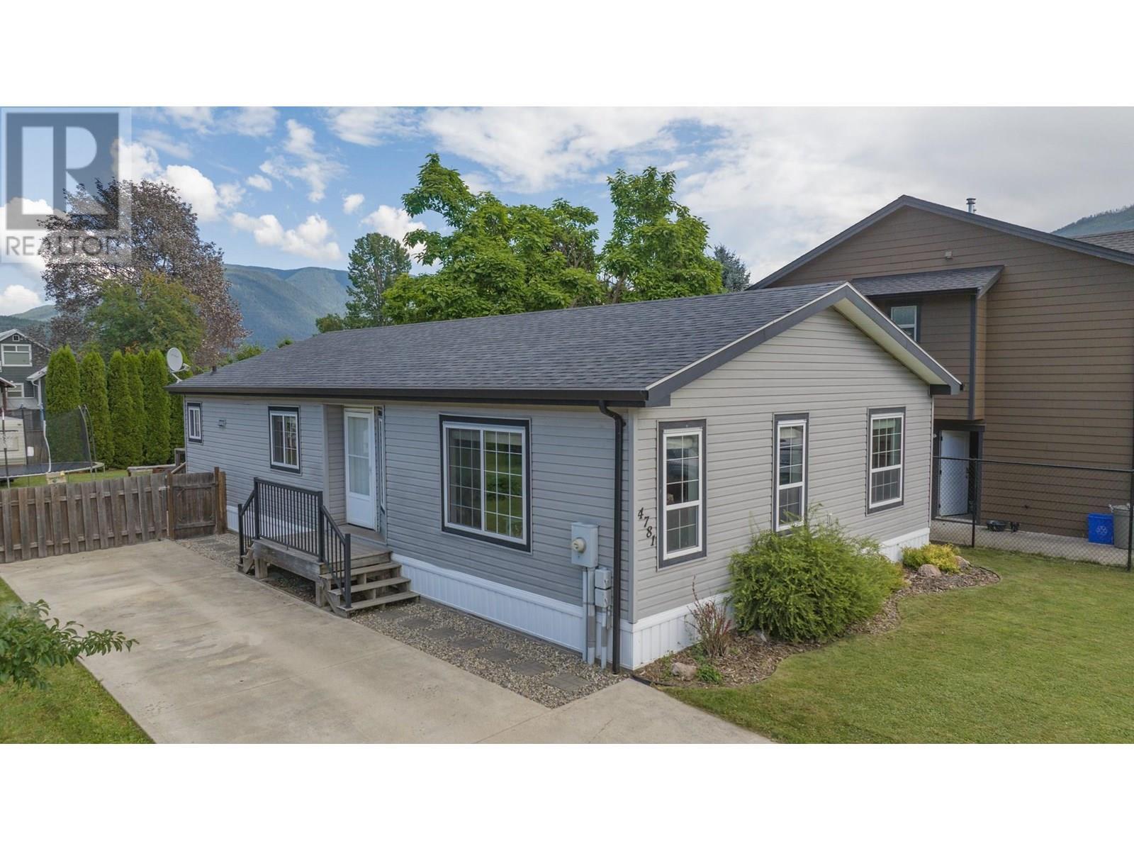 Property Photo:  4781 73 Avenue Northeast  BC V0E 1K0 