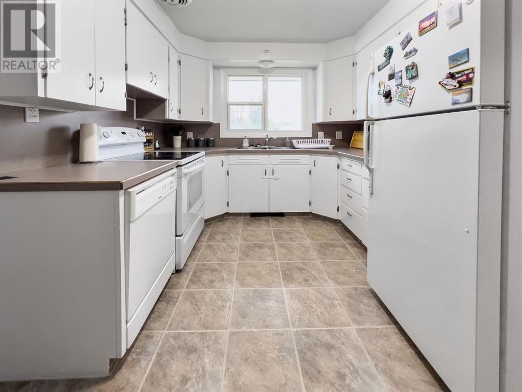 Property Photo: 1103 Riverside Drive East AB T0J 0Y5