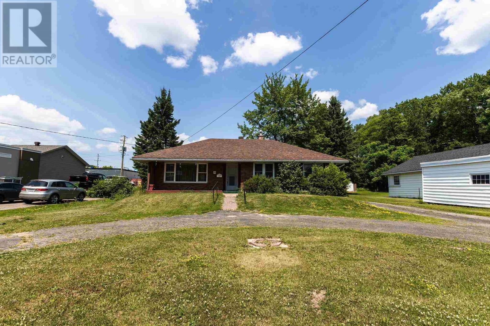 Property Photo: 18 Tilley Rd ON P6B 3Y5
