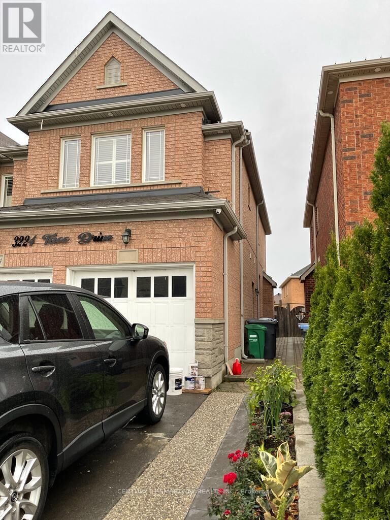 Property Photo: 3224 Tacc Drive Bsmt ON L5M 0H3